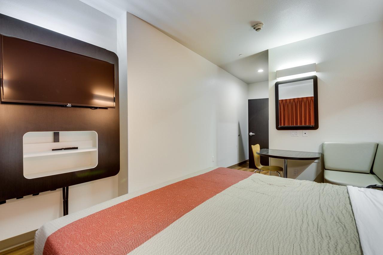 Hotel 6-tulsa, Ok 4*