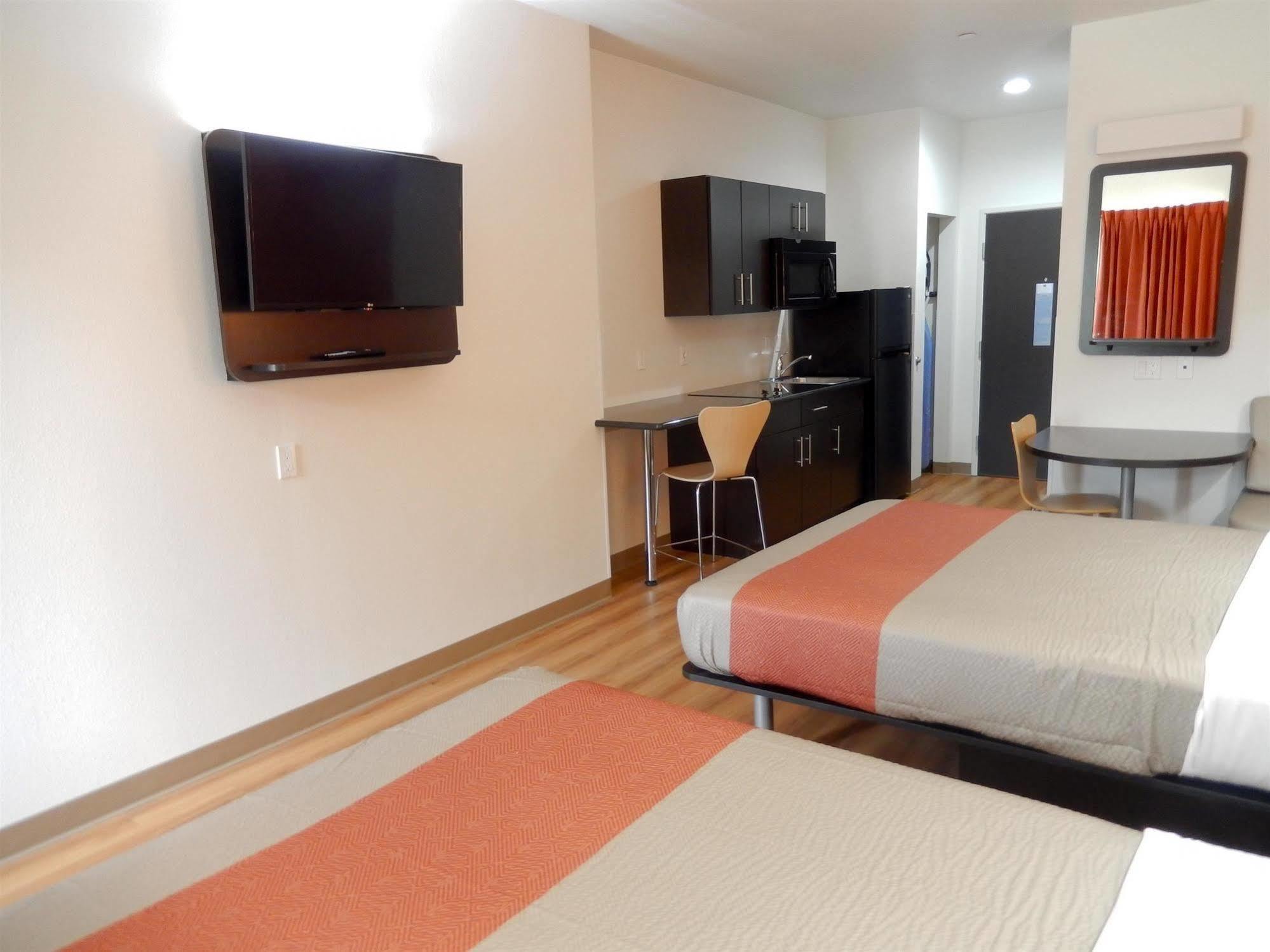 6-tulsa, Ok Hotel 4*
